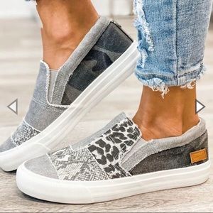 Cute & comfy Grey snake skin womens slip on shoes